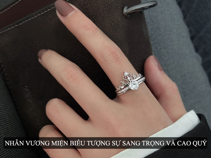 NHAN VUONG MIEN BIEU TUONG SU SANG TRONG VA CAO QUY