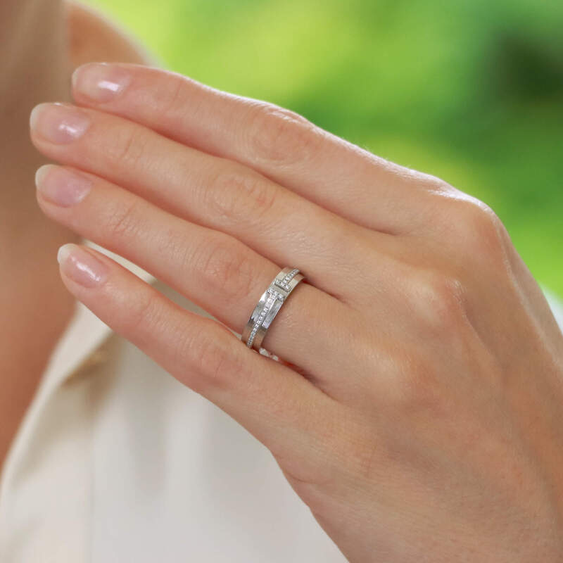 Nhẫn Tiffany & Co – Món quà hoàn hảo cho những dịp đặc biệt hình 2 nhan-tiffany-co-mon-qua-hoan-hao-cho-nhung-dip-dac-biet-hinh-2.jpg