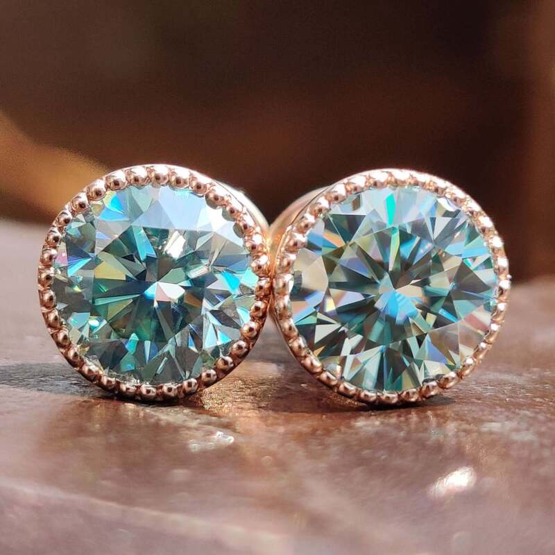 Vì sao kim cương nhân tạo Moissanite giá thấp nhưng vẫn được ưa chuộng? hình 1 vi-sao-kim-cuong-nhan-tao-moissanite-gia-thap-nhung-van-duoc-ua-chuong-hinh-1.jpg