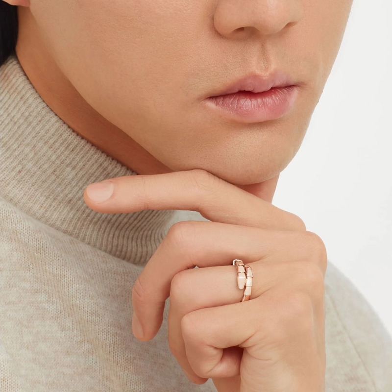 BST trang sức Bvlgari Rắn – Từ cổ đại đến biểu tượng thời trang đương đại hình 3 bst-trang-suc-bvlgari-ran-tu-co-dai-den-bieu-tuong-thoi-trang-duong-dai-hinh-3.jpg