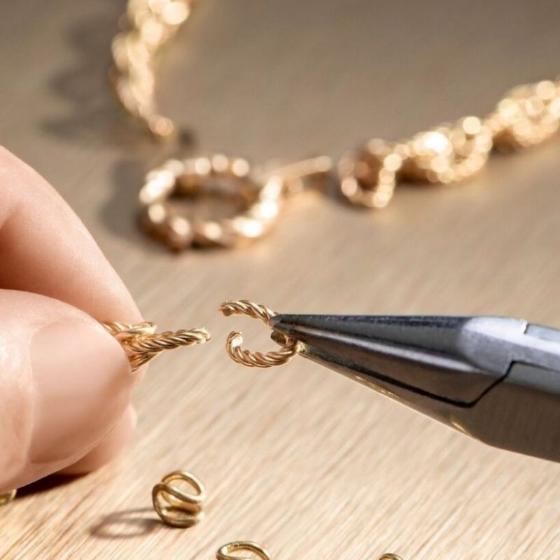 Khám phá kỹ thuật thủ công tinh xảo Piaget và nghệ thuật chế tác vàng hình 1 kham-pha-ky-thuat-thu-cong-tinh-xao-piaget-va-nghe-thuat-che-tac-vang-hinh-1.jpg