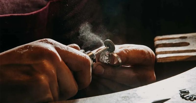 Khám phá nghệ thuật chế tác tại các thương hiệu trang sức kim cương danh tiếng hình 1 kham-pha-nghe-thuat-che-tac-tai-cac-thuong-hieu-trang-suc-kim-cuong-danh-tieng-hinh-1.jpg