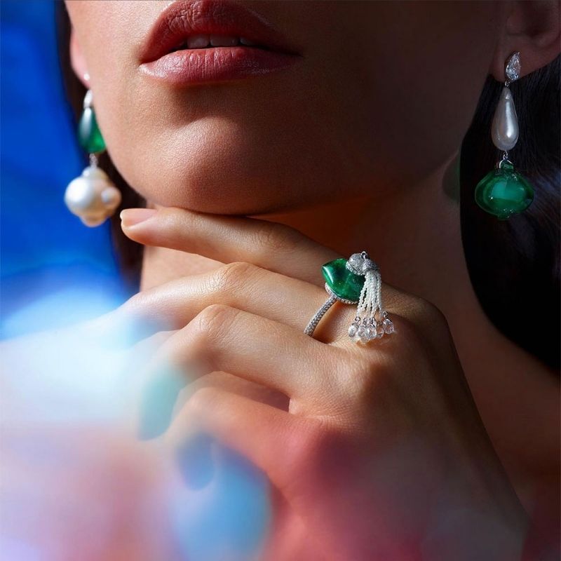Sức hút của nhẫn cocktail đá quý màu trong những thiết kế trang sức xa xỉ hình 2 suc-hut-cua-nhan-cocktail-da-quy-mau-trong-nhung-thiet-ke-trang-suc-xa-xi-hinh-2.jpg