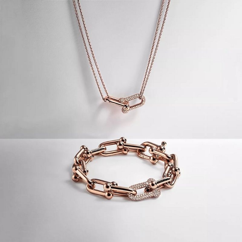 Tiffany dùng vàng gì? Tìm hiểu các loại vàng được thương hiệu sử dụng hình 3 tiffany-dung-vang-gi-tim-hieu-cac-loai-vang-duoc-thuong-hieu-su-dung-hinh-3.jpg