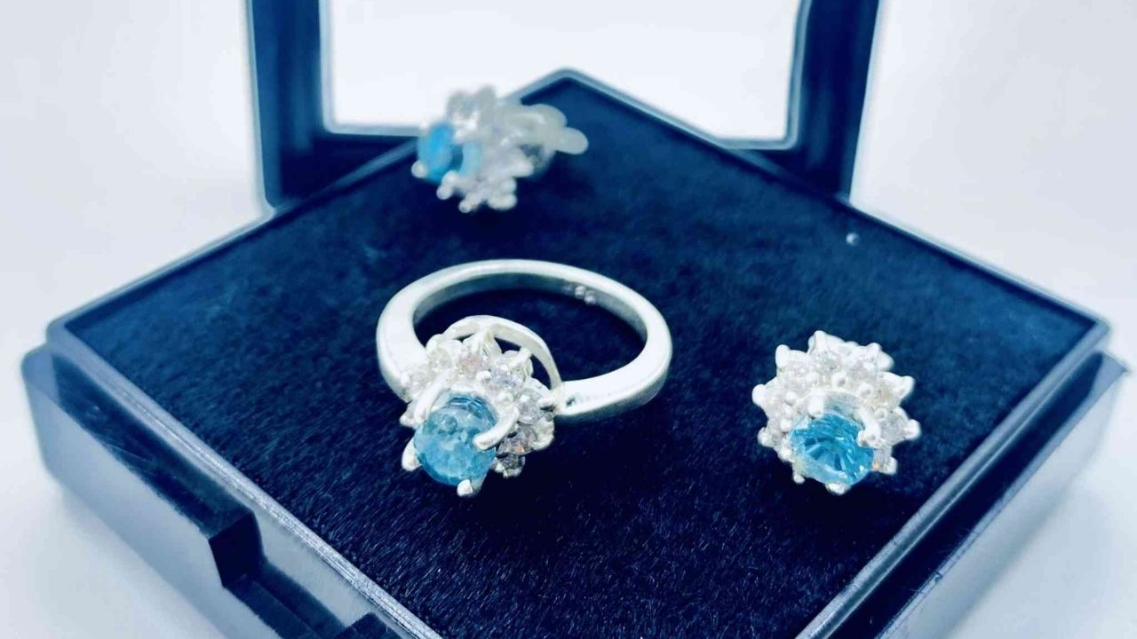 uu-nhuoc-diem-ban-can-biet-cua-da-zircon-trong-trang-suc